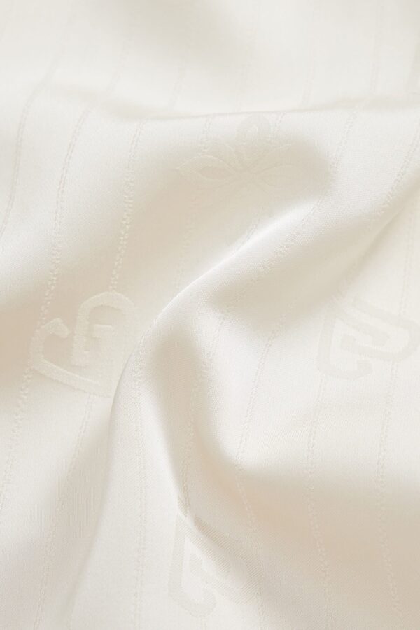 #color_Off White