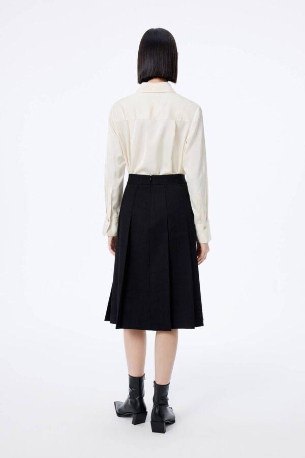 #color_Off White