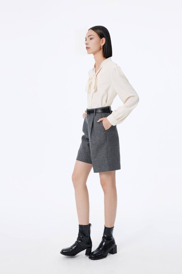 #color_Off White