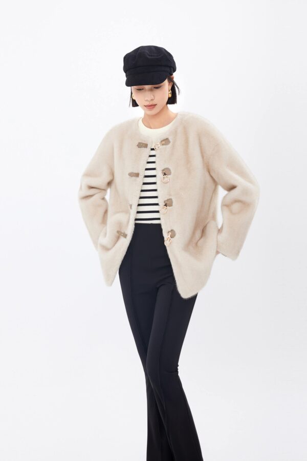 #color_Off White