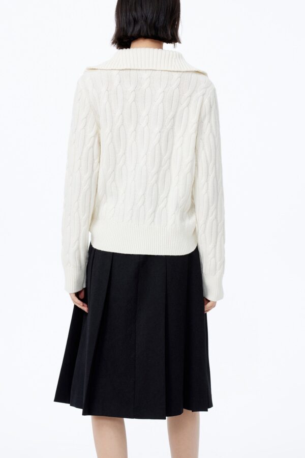 #color_Off White