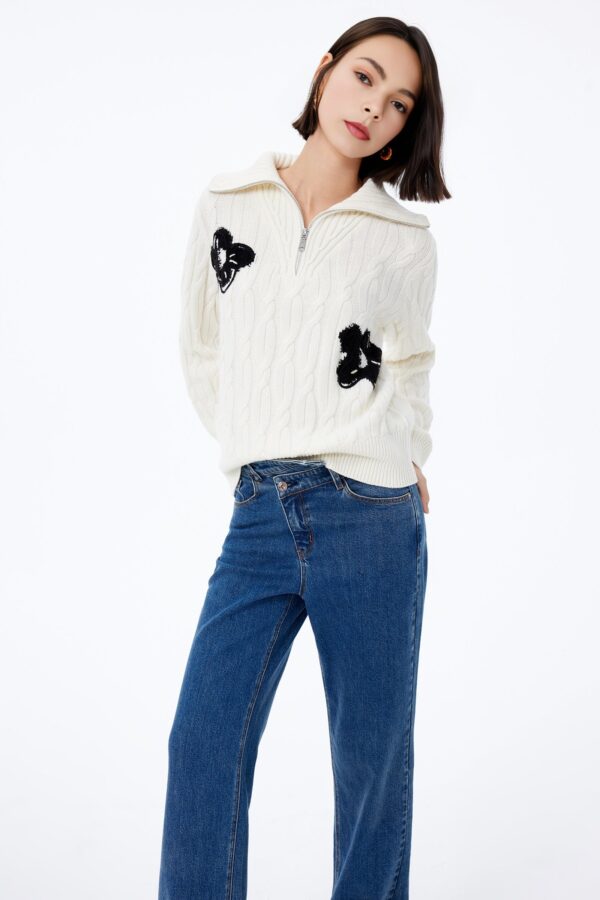 #color_Off White