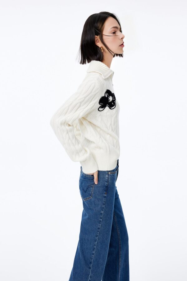 #color_Off White