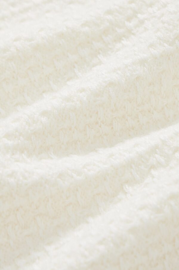 #color_Off White