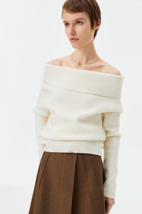 #color_Off White
