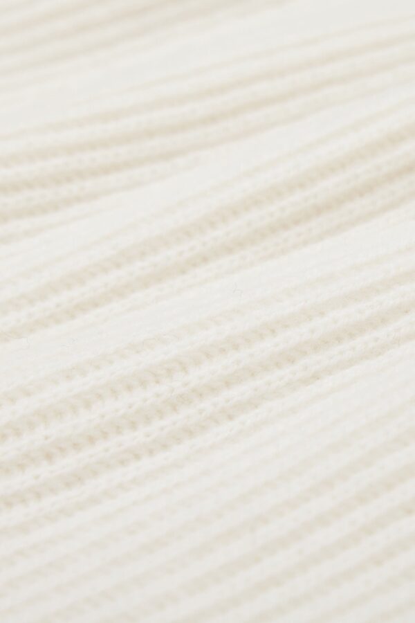 #color_Off White