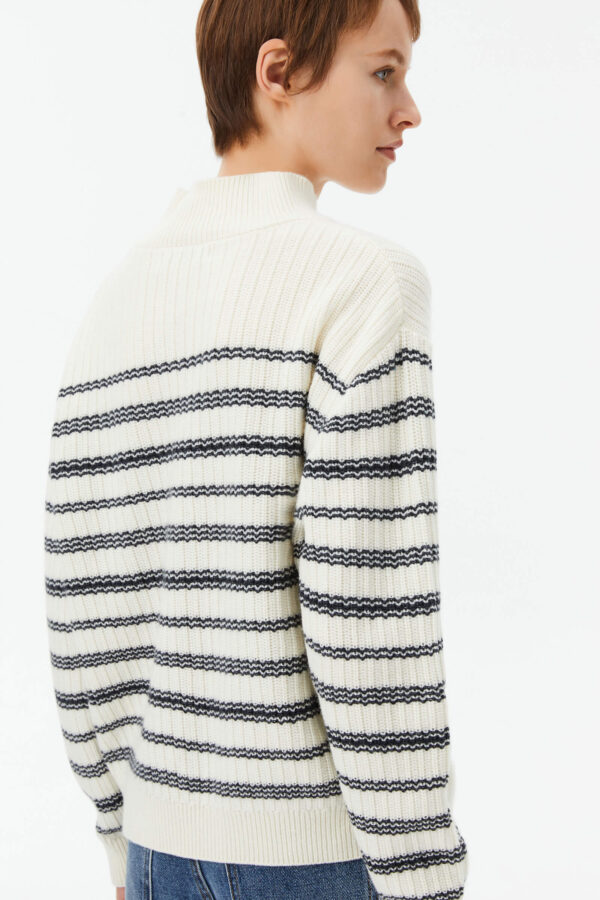 #color_Off White