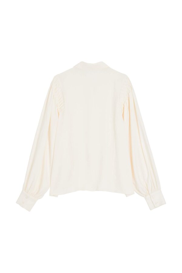 #color_Off White