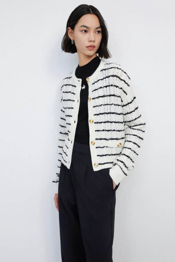 #color_Off White