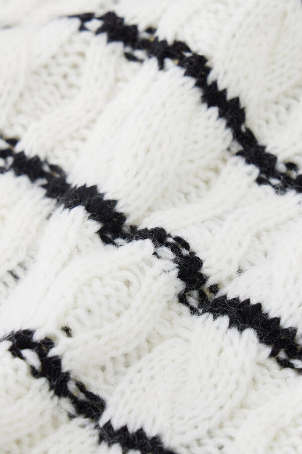 #color_Off White