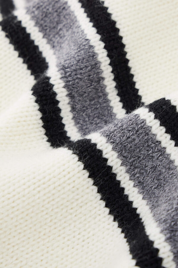 #color_Off White