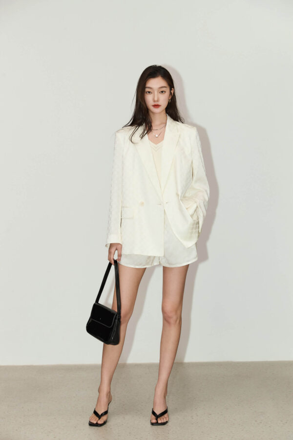 #color_Off White