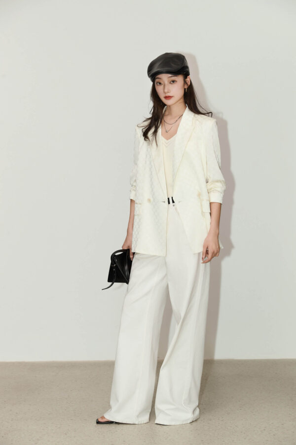 #color_Off White