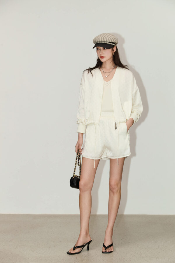 #color_Off White