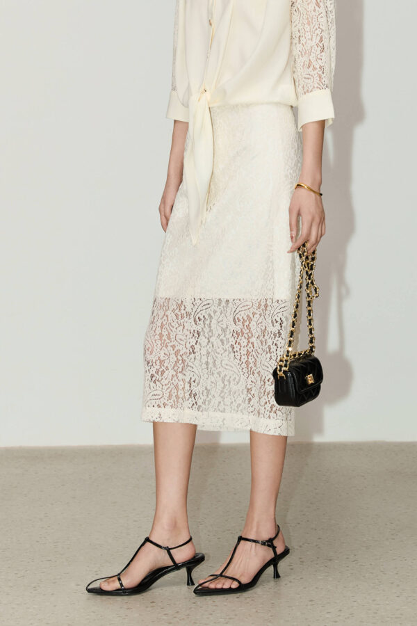 #color_Off White