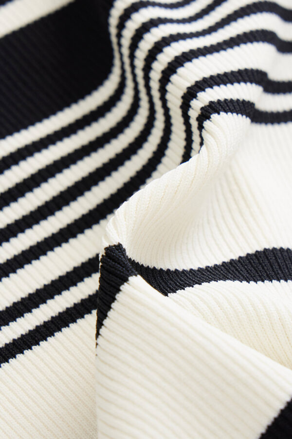 #color_Off White