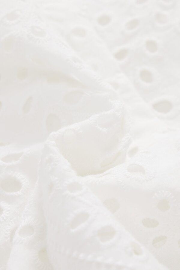 #color_White
